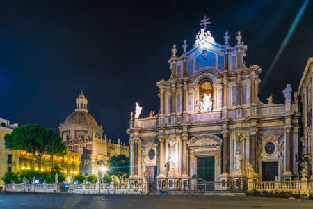 Night view of the cathedral of saint agatha and badia Agatha church in Catania, Sicily, Italy
のeditorial素材