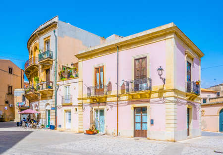 View of a narrow street in Syracuse, Sicily, Italy
のeditorial素材