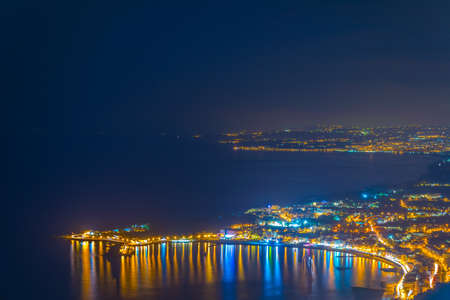 Sunset view of coastline near sicilian city Taormina, Italy
の写真素材