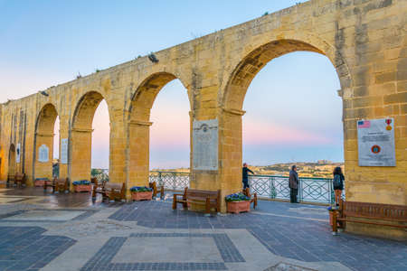 Sunset view of the upper barrakka gardens in Valletta, Maltaの写真素材