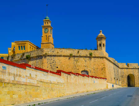 View of a medieval gate in Senglea, Maltaのeditorial素材