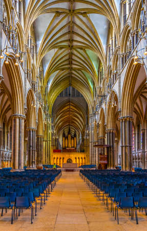 LINCOLN, UNITED KINGDOM, APRIL 10, 2017: Interior of the Lincoln cathedral, Englandのeditorial素材