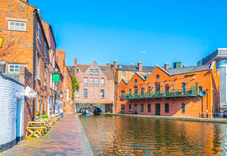 BIRMINGHAM, UNITED KINGDOM, APRIL 9, 2017: Restaurant alongside a water channel in the central Birmingham, Englandのeditorial素材