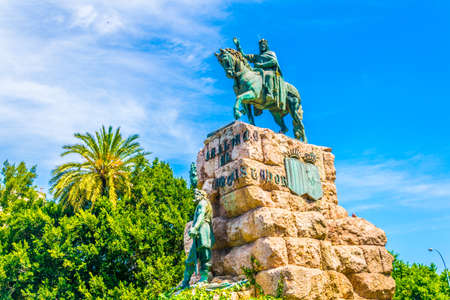 Statue of King Jaume situated at Placa de Espana at Palma de Mallorca, Spainのeditorial素材