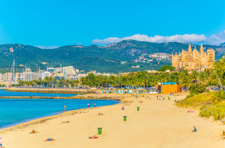 Beach at Palma de Mallorca with the cathedral at background, Spainのeditorial素材