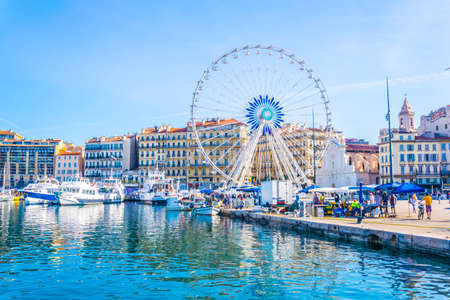 MARSEILLE, FRANCE, JUNE 10, 2017: Ferris wheel at Port Vieux at Marseille, Franceのeditorial素材