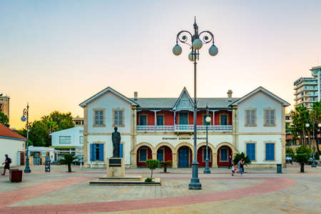 LARNACA, CYPRUS, AUGUST 15, 2017: People are passing by the municipal art gallery at Larnaca, Cyprusのeditorial素材