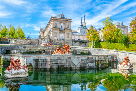 A fountain at Palace la Granja de San Ildefonso in Spainのeditorial素材