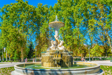 Fuente de los galapagos fountain at Parque del Buen Retiro in Madrid, Spainの写真素材