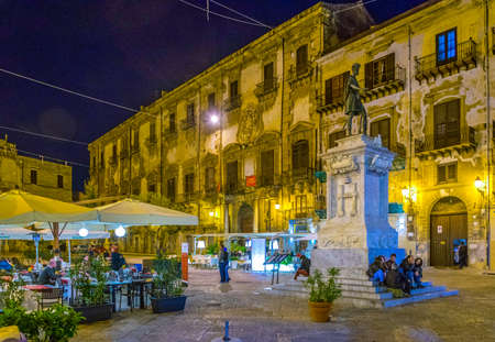 PALERMO, ITALY, APRIL 22, 2017: Night view of a Piazza Bologni square in Palermo, Sicily, Italyのeditorial素材
