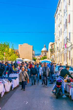PALERMO, ITALY, APRIL 23, 2017: People are strolling through Mercato di Ballaro in Palermo, Sicily, Italyのeditorial素材