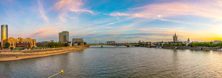 COLOGNE, GERMANY, AUGUST 11, 2018: People are enjoying sunset on Kennedy quay in Cologne, Germanyのeditorial素材
