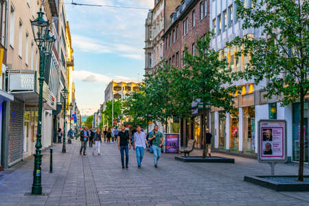 DUSSELDORF, GERMANY, AUGUST 10, 2018: People are passing through center of Dusseldorf, Germanyのeditorial素材