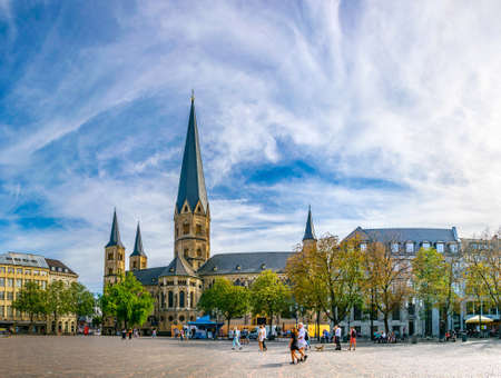 BONN, GERMANY, AUGUST 12, 2018: Munsterplatz in the center of Bonn, Germanyのeditorial素材