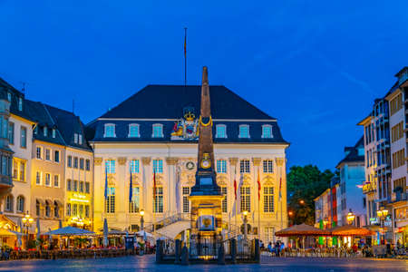 BONN, GERMANY, AUGUST 12, 2018: Night view of Marktplatz in the center of Bonn, Germanyのeditorial素材