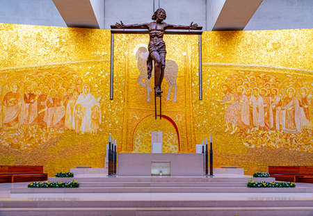 FATIMA, PORTUGAL, MAY 27, 2019: Interior of basilica of holy trinity in Fatima, Portugalのeditorial素材
