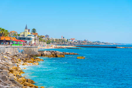 ESTORIL, PORTUGAL, MAY 31, 2019: People are strolling on seaside of Estoril, Portugalのeditorial素材