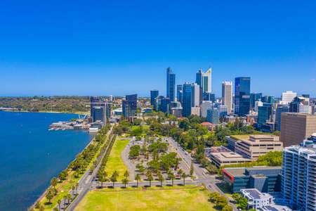 PERTH, AUSTRALIA, JANUARY 17, 2020: Downtown Perth viewed from riverside promenade of Swan river, Australiaの写真素材