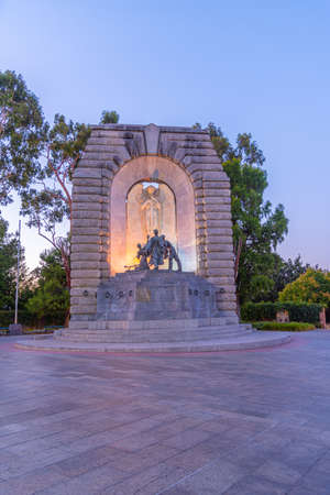 Night view of national war memorial in Adelaide, Australiaのeditorial素材