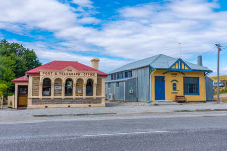 Post office and Peace memorial hall in Ophir, New Zealandのeditorial素材
