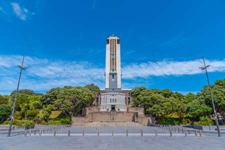 National War memorial in front of the National gallery of New Zealand in Wellingtonのeditorial素材