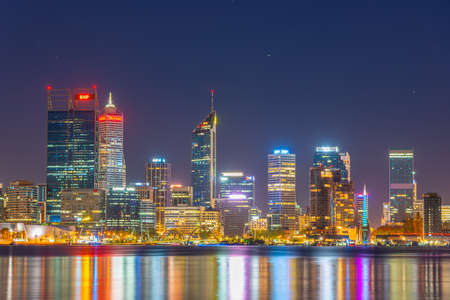 PERTH, AUSTRALIA, JANUARY 18, 2020: Night view of Perth across Swan river, Australiaのeditorial素材