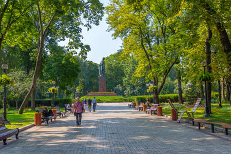 KYIV, UKRAINE, AUGUST 31, 2019: People are strolling through Taras Shevchenko park in Kyiv, Ukraineのeditorial素材