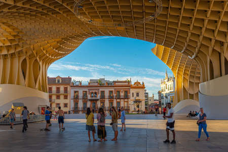 SEVILLA, SPAIN, JUNE 24, 2019: People are strolling through pillars of Setas de Sevilla in Spainのeditorial素材