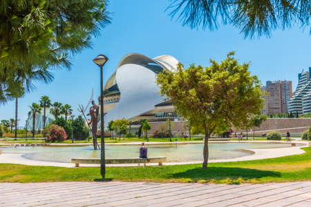 VALENCIA, SPAIN, JUNE 17, 2019: Pond inside of Jardins del Turia in Valencia, Spainのeditorial素材