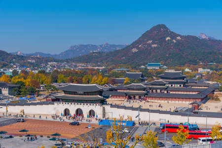 Skyline of Seoul with Gyeongbokgung palace, Republic of Koreaのeditorial素材