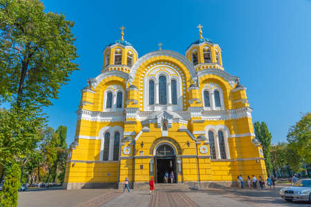 KYIV, UKRAINE, AUGUST 31, 2019: People in front of St Volodymyr's Cathedral in Kyiv, Ukraineのeditorial素材
