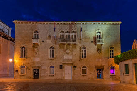 Night view of town hall of Croatian town Trogirのeditorial素材