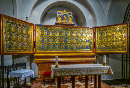 KLOSTERNEUBURG, AUSTRIA, MAY 26, 2016: Verdun altar in the Monastery church in Klosterneuburg near Vienna, Austria consists of 45 gilded copper plates and was designed by nicholas of verdun in 1181.のeditorial素材