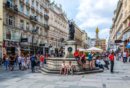 VIENNA, AUSTRIA, JUNE 2016. Tourists are walking through Graben Street in Vienna.のeditorial素材