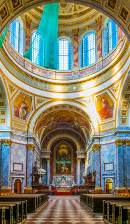 ESZTERGOM, HUNGARY MAY 22, 2016: view of interior of the basilica in esztergom, hungaryのeditorial素材