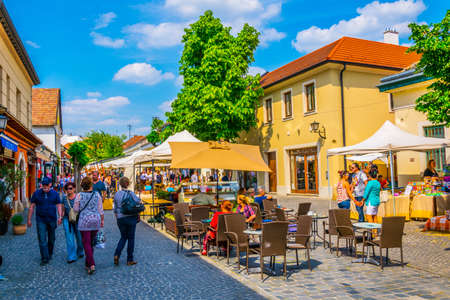 SZENTENDRE, HUNGARY MAY 22, 2016: People are walking on a buzzling street in the hungarian town szentendreのeditorial素材