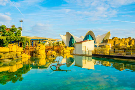 VALENCIA, SPAIN, DECEMBER 31, 2015: L'Oceanographic Center. The Aquarium at the City of the Arts and Sciences in Valencia attracts hundreds of visitors every day for a dolphin show and other attractions.のeditorial素材