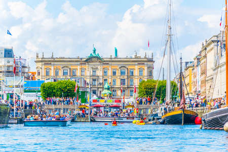 COPENHAGEN, DENMARK, AUGUST 21, 2016: View of old Nyhavn port in the central Copenhagen, Denmark.のeditorial素材