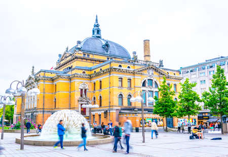 OSLO, NORWAY, AUGUST 24, 2016: People are strolling in front of the National theater in Oslo, the capital of Norwayのeditorial素材