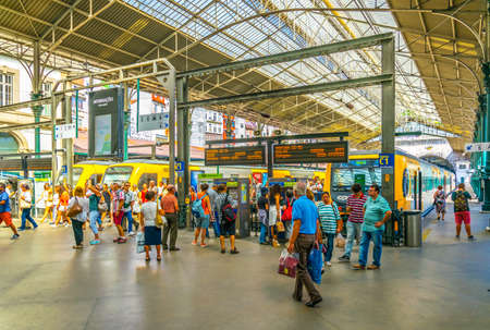 PORTO, PORTUGAL, SEPTEMBER 3, 2016: Interior of the main train station in Porto, Portugal.のeditorial素材