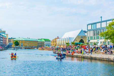 GOTEBORG, SWEDEN, AUGUST 25, 2016: Young people are having fun in front of the feskekorka fish market in Goteborg, Sweden.のeditorial素材