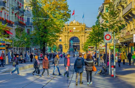 ZURICH, SWITZERLAND, OCTOBER 25, 2015: Traffic and shopping mall on Bahnhofstrasse in Zurich, Switzerland. Bahnhofstrasse is one of the most expensive shopping streets in the world.のeditorial素材