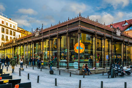 MADRID, SPAIN, JANUARY 9, 2016: Local peoples and tourists in front of San Miguel Market (Mercado San Miguel) on city center of Madrid, Spainのeditorial素材