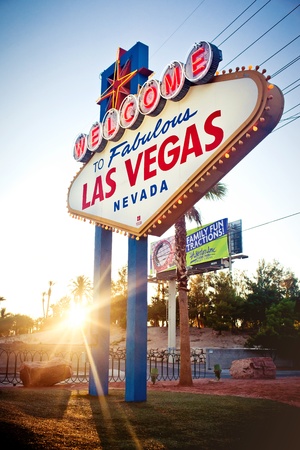 LAS VEGAS - JULY 13: The Welcome to Fabulous Las Vegas sign on Las Vegas Strip on July 13, 201. Landmark funded in May 1959 and erected soon after by Western Neon.のeditorial素材