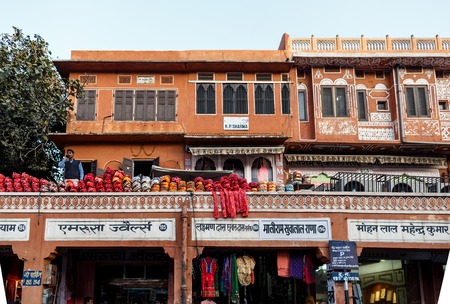 JAIPUR, INDIA - JANUARY 9, 2015: Street market on January 9, 2015 in Jaipur, Indiaのeditorial素材