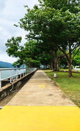 Sidewalk at Srinakarin Damの写真素材