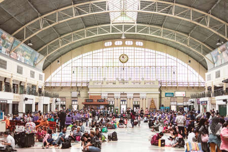 BANGKOK, THAILAND - MARCH 16, 2019 : Bangkok Railway Station or Hualamphong is the central railway transportation and it is beautiful ancient architecture in the reign of King Rama 5 of Thailandのeditorial素材