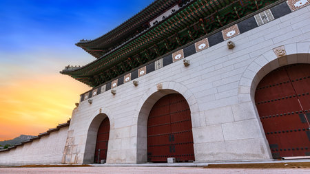 Seoul, South Korea: August 6, 2023:  Overlooking a beautiful sunset, Gwanghwamun Gate serves as the main entrance to Gyeongbokgung Palace and is the largest of the gates located on its southern side.のeditorial素材