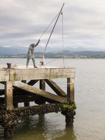 Sculpture of a fisherman in Santona, Cantabria (Spain)のeditorial素材