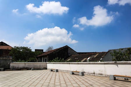 This is the old house waiting to be torn down in the old townの写真素材